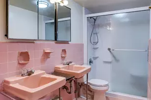 4201 Cathedral Ave NW, Washington, DC 20016 - Photo 30