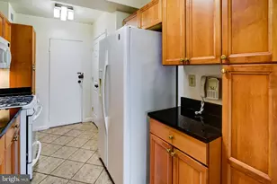 4201 Cathedral Ave NW, Washington, DC 20016 - Photo 24