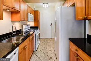 4201 Cathedral Ave NW, Washington, DC 20016 - Photo 20
