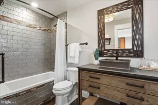 761 10th St SE, Washington, DC 20003 - Photo 62
