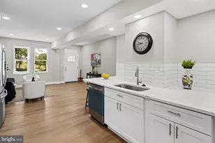 715 Longfellow St NW, Washington, DC 20011 - Photo 16