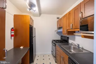 4201 Cathedral Ave NW, Washington, DC 20016 - Photo 6