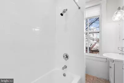 812 E Street SE, Washington, DC 20003 - Photo 16