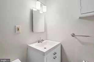 812 E St SE, Washington, DC 20003 - Photo 34