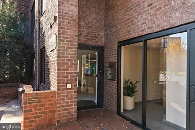 3 Washington Circle NW #206, Washington, DC 20037 - Photo 2