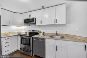 1027 6th St NE, Washington, DC 20002 - Photo 8