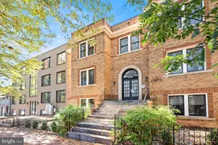 317 3rd St SE, Washington, DC 20003 - Photo 2
