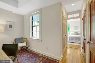 707 10th St SE, Washington, DC 20003 - Photo 32