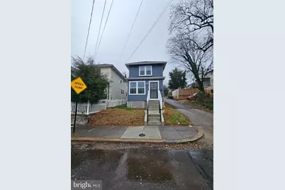 909 45th Place NE, Washington, DC 20019 - Photo 2