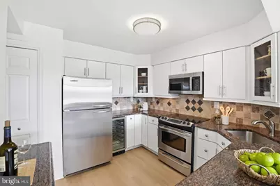 1080 Wisconsin Avenue NW #305, Washington, DC 20007 - Photo 12