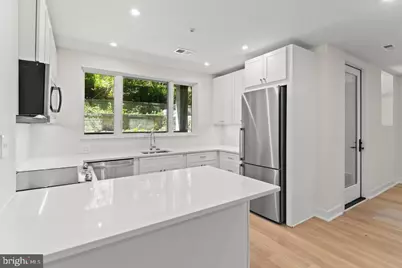 3016 Dumbarton NW #102, Washington, DC 20007 - Photo 18