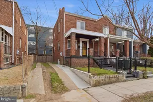 206 36th St SE, Washington, DC 20019 - Photo 2