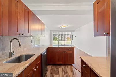 730 24th Street NW #503, Washington, DC 20037 - Photo 2