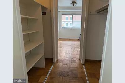 730 24th Street NW #208, Washington, DC 20037 - Photo 4