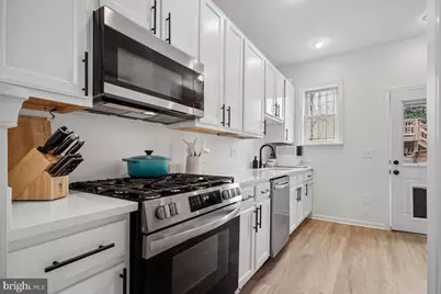 1704 A Street SE, Washington, DC 20003 - Photo 12