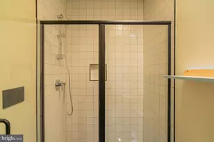 711 G St SE, Washington, DC 20003 - Photo 32