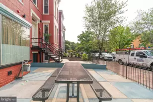 711 G St SE, Washington, DC 20003 - Photo 4