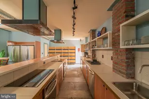 711 G St SE, Washington, DC 20003 - Photo 22