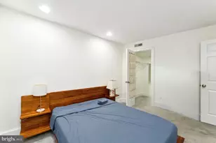 902 D St SE, Washington, DC 20003 - Photo 16