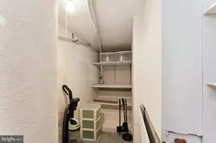902 D St SE, Washington, DC 20003 - Photo 12