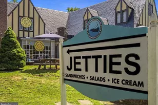 4545 MacArthur Blvd NW, Washington, DC 20007 - Photo 22