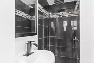 2420 I St NW, Washington, DC 20037 - Photo 30