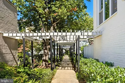 237 G Street SW #120, Washington, DC 20024 - Photo 2