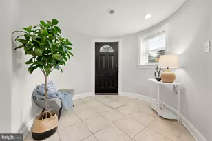 1819 1st St NW, Washington, DC 20001 - Photo 4