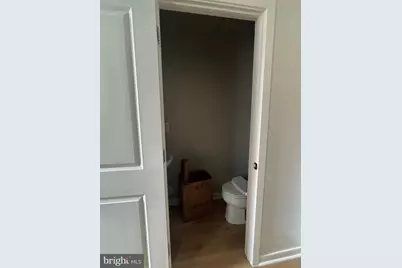 1017 5th Street SE, Washington, DC 20003 - Photo 4