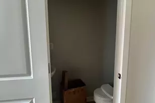 1017 5th St SE, Washington, DC 20003 - Photo 4