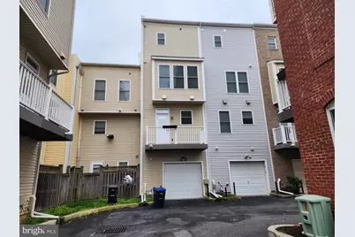 1017 5th Street SE, Washington, DC 20003 - Photo 2