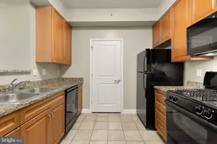 1111 25th St NW, Washington, DC 20037 - Photo 4