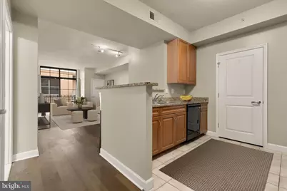 1111 25th Street NW #723, Washington, DC 20037 - Photo 2