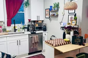 817 E St SE, Washington, DC 20003 - Photo 16