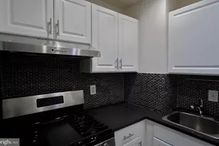 301 I St SW, Washington, DC 20024 - Photo 4