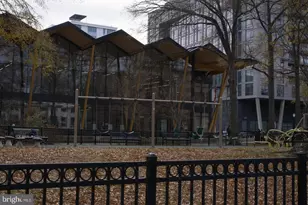 301 I St SW, Washington, DC 20024 - Photo 28