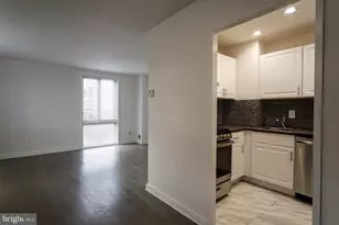 301 I St SW, Washington, DC 20024 - Photo 2