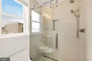 353 L St SE, Washington, DC 20003 - Photo 24