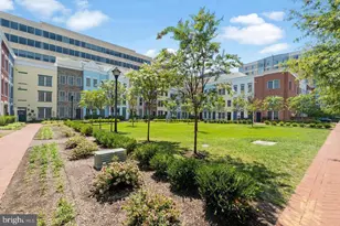 353 L St SE, Washington, DC 20003 - Photo 32