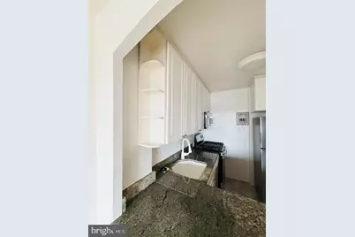 1330 New Hampshire Avenue NW #823, Washington, DC 20036 - Photo 2