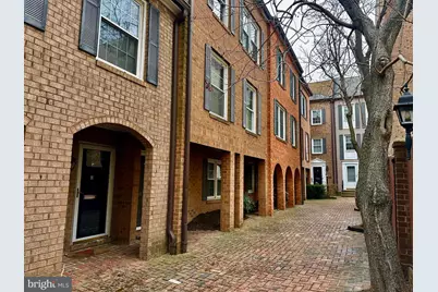 900 24th Street NW #D, Washington, DC 20037 - Photo 1