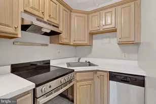 1820 Swann St NW, Washington, DC 20009 - Photo 6