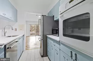 560 N St SW, Washington, DC 20024 - Photo 8