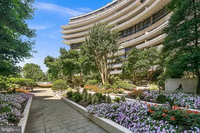 700 New Hampshire Avenue NW #1512, Washington, DC 20037 - Photo 32