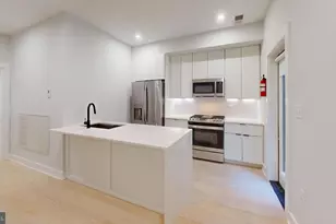 1117 24th St NW, Washington, DC 20037 - Photo 4