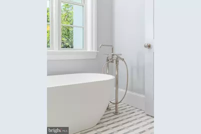2604 36th Street NW, Washington, DC 20007 - Photo 16