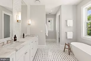 2604 36th St NW, Washington, DC 20007 - Photo 14