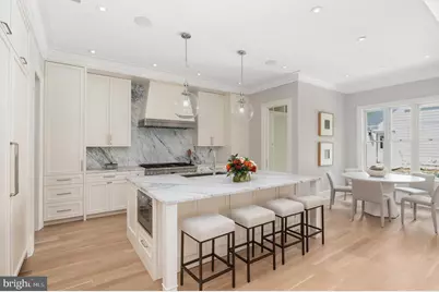 2604 36th Street NW, Washington, DC 20007 - Photo 2