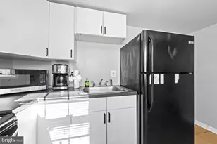 28 T St NW, Washington, DC 20001 - Photo 8