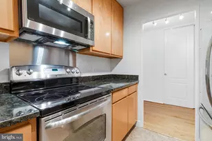 1425 4th St SW, Washington, DC 20024 - Photo 8